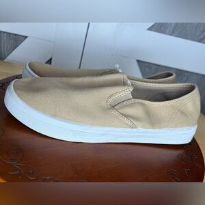 200. NWT West Loop Women's Slip-On Tennis Shoes 9/10